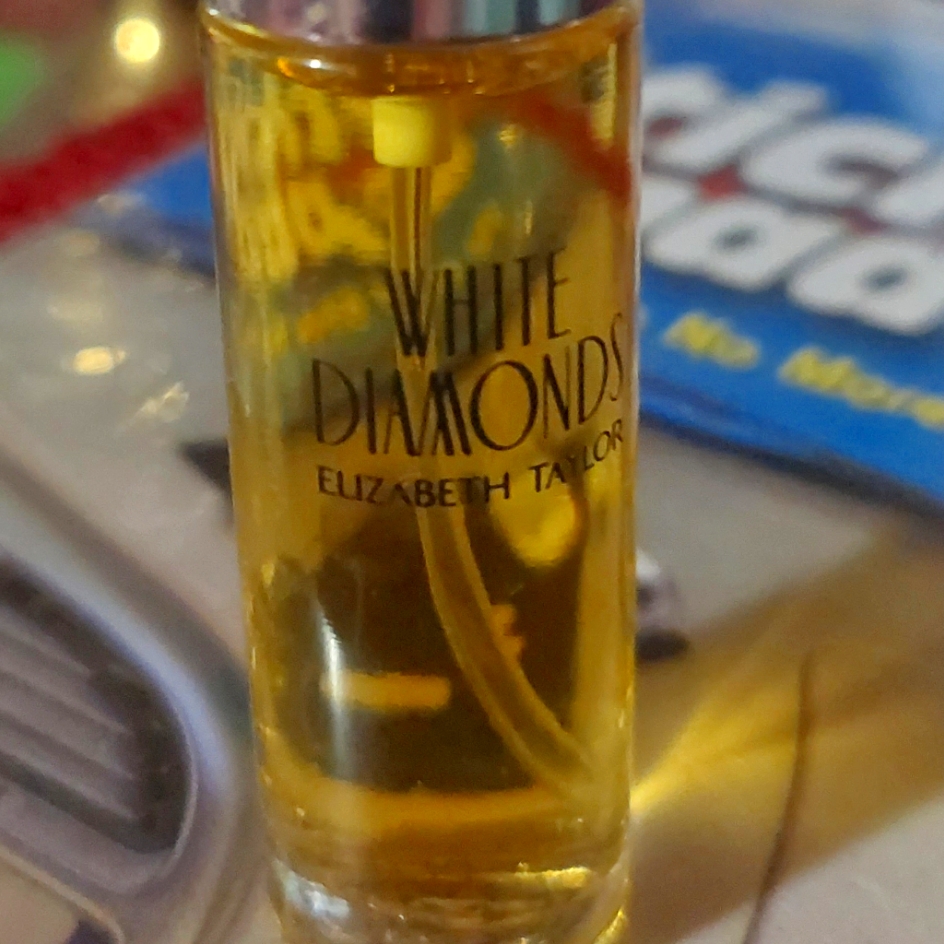 White Diamonds By Elizabeth Taylor Petite Bottle